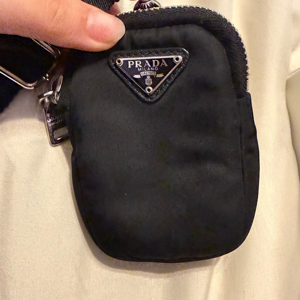 Prada Re-Edition 2005 Black Nylon Shoulder Bag w/ Chain & Mini Pouch - Picture 3 of 9